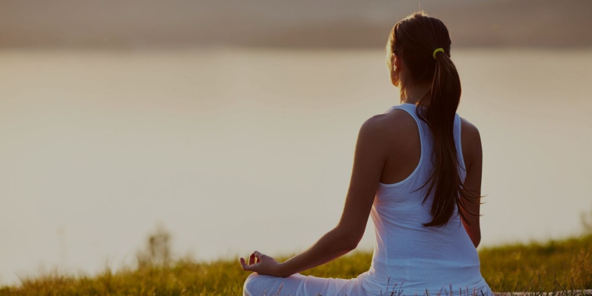 Yoga for Focus and Clarity During Seasonal Shifts